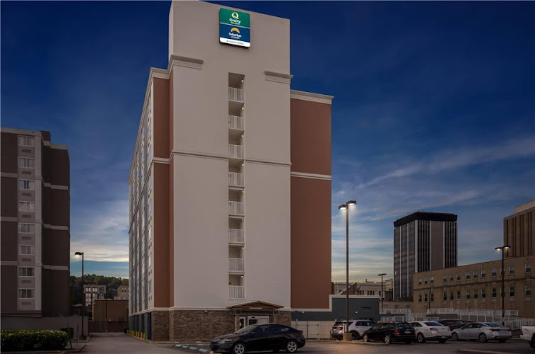 Quality Inn & Suites Charleston - Civic Center - photo
