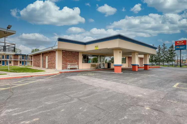 Econo Lodge Neenah — Hotel & Resort in Neenah, Wisconsin