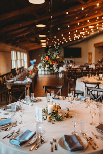 Vennebu Hill | Wedding Barn & Event Venue — Barn or Farm in New Berlin, Wisconsin