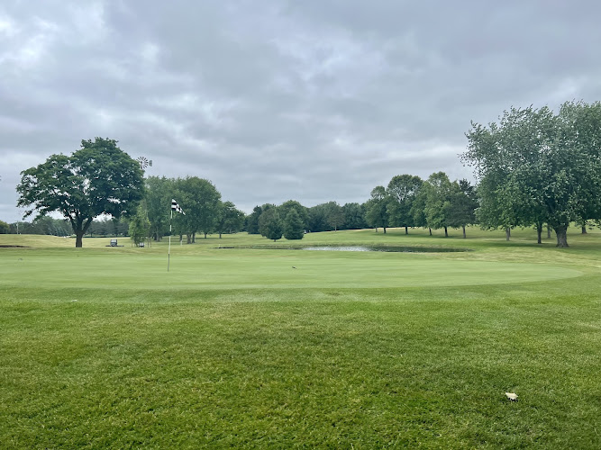 Prairie Pines Golf Club — Country Club in Sun Prairie, Wisconsin